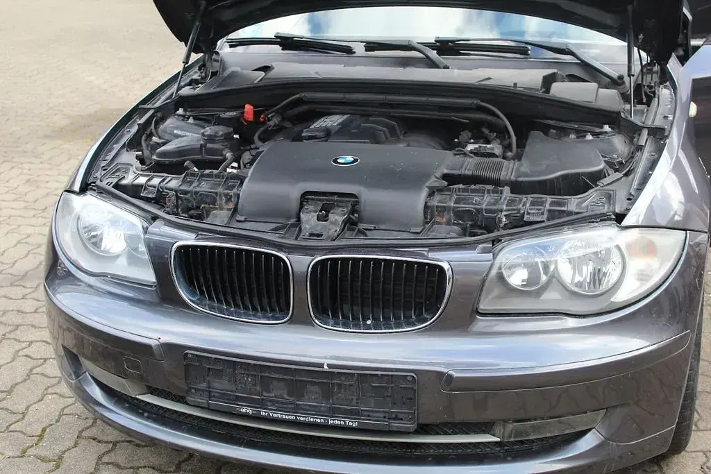 Gebraucht BMW 116 122 PS (89 kW) 2008 Grau Kleinwagen