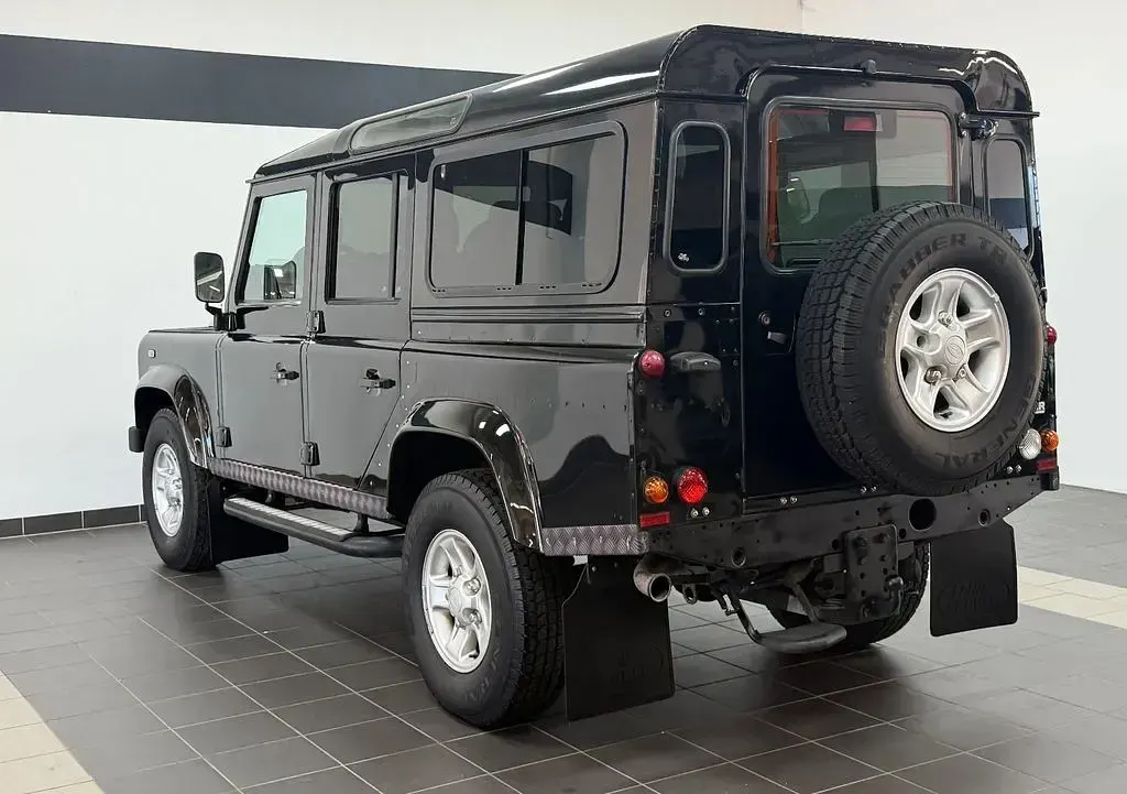 Gebraucht Land Rover Defender SE 122 PS (89 kW) 2007 Schwarz Kombi