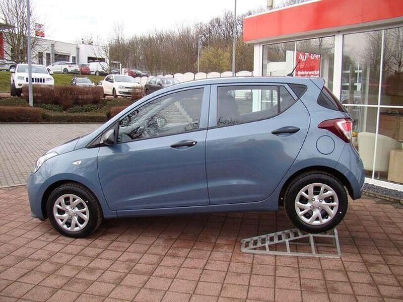 Gebraucht Hyundai i10 Classic 67 PS (49 kW) 2017 Blau Kleinwagen