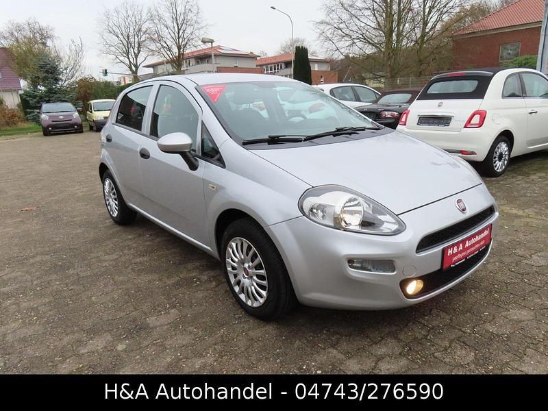 Gebraucht Fiat Punto Basis 69 PS (50 kW) 2017 Grau Kleinwagen