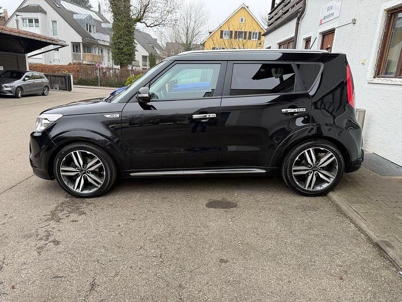 Gebraucht Kia Soul Spirit 128 PS (94 kW) 2015 Schwarz SUV