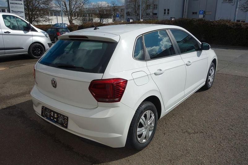 Gebraucht VW Polo Trendline 75 PS (55 kW) 2018 Weiß Kleinwagen