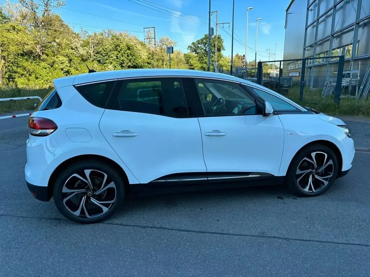 Gebraucht Renault Scénic IV Bose Edition 140 PS (102 kW) 2019 Gletscherweiss Van / Kleinbus