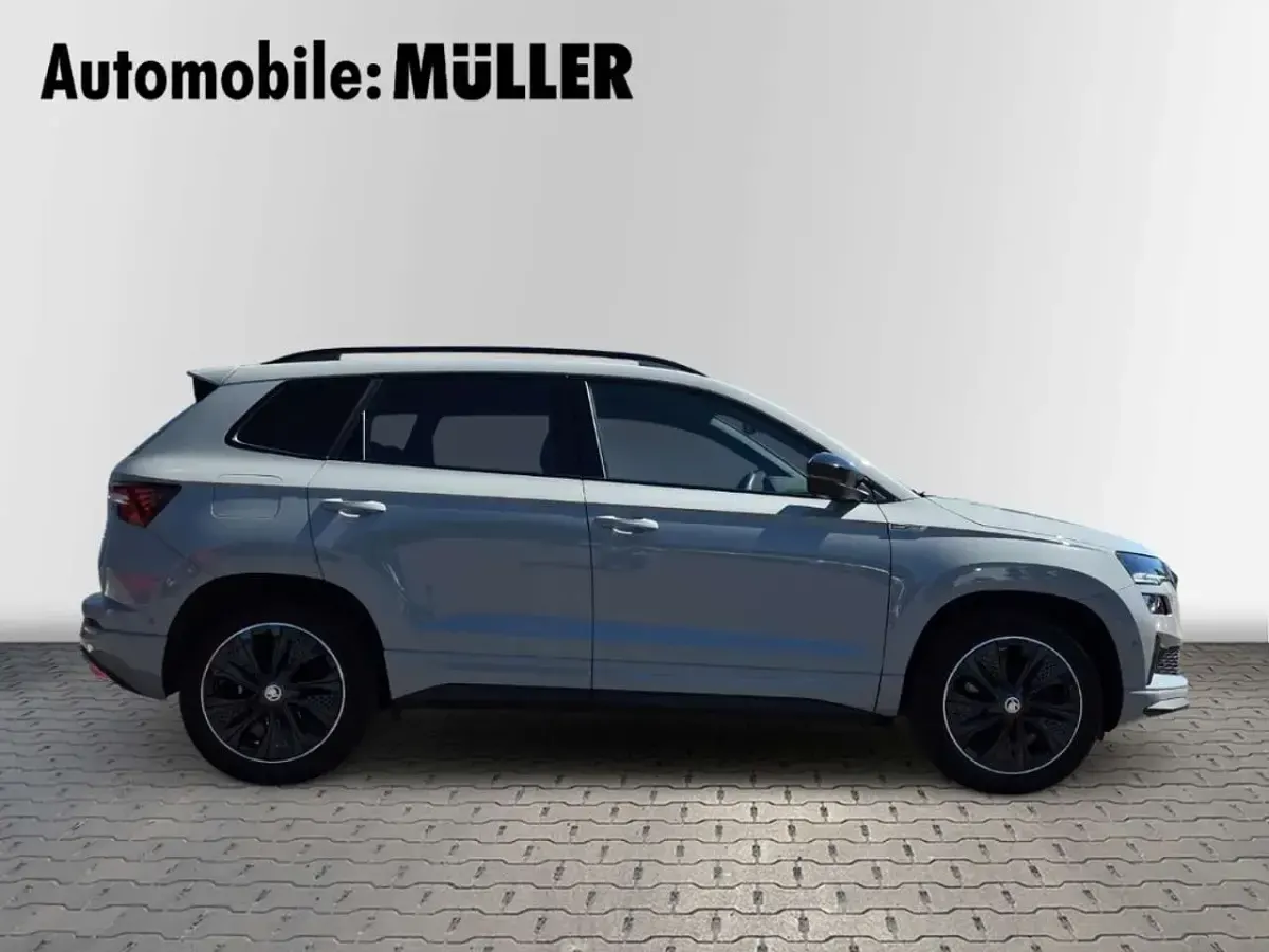 Gebraucht Skoda Karoq SportLine 150 PS (110 kW) 2022 Grau SUV