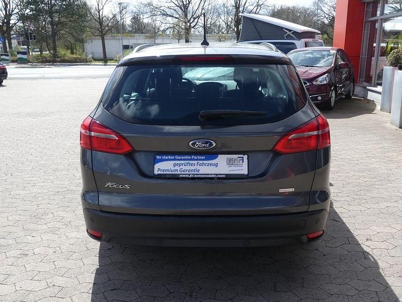 Gebraucht Ford Focus Business Edition 125 PS (91 kW) 2018 Grau Limousine