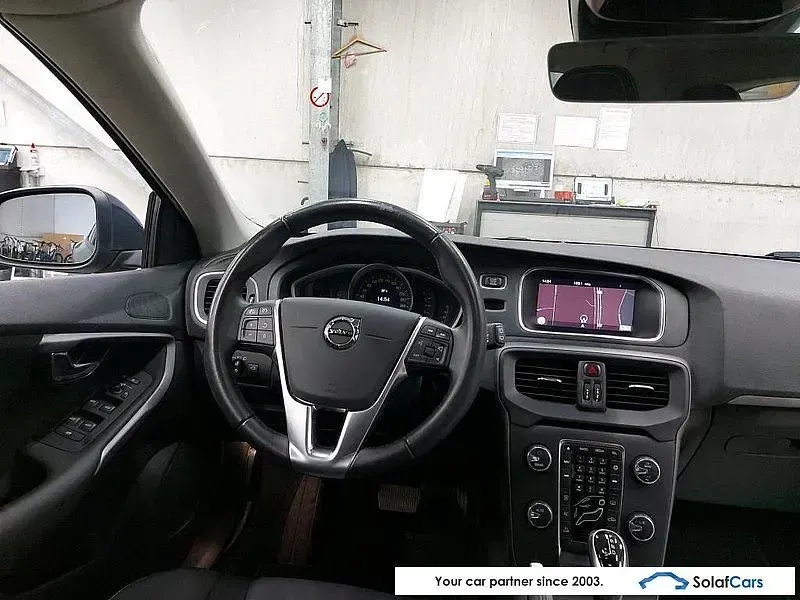 Gebraucht Volvo V40 152 PS (111 kW) 2018 Blau Limousine