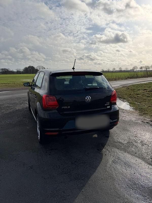 Gebraucht VW Polo 90 PS (66 kW) 2015 Schwarz Kleinwagen