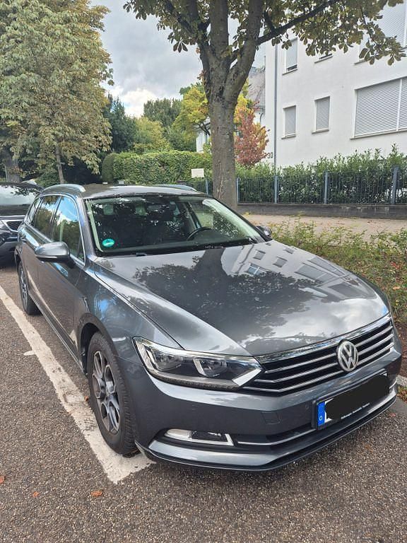 Grau Gebraucht 2015 VW Passat Kombi | 9.500 € (Teuer) - Bild 1/4