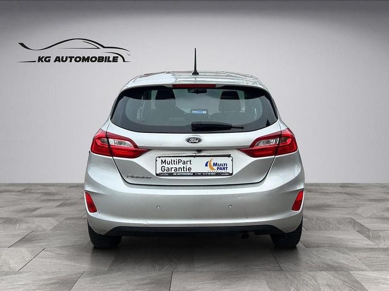 Gebraucht Ford Fiesta Cool & Connect 101 PS (74 kW) 2019 Silber Limousine