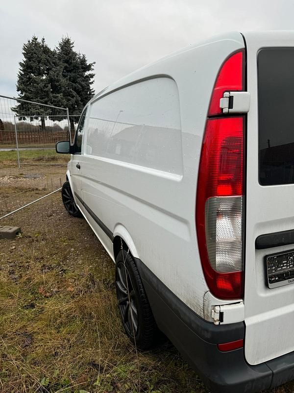 Gebraucht Mercedes Vito 222 PS (163 kW) 2012 Weiß Van