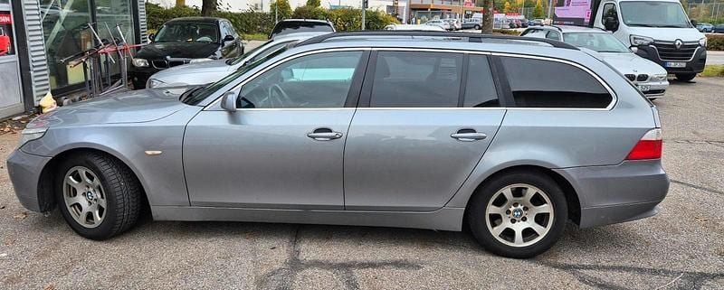 Grau Gebraucht 2006 BMW 520 Kombi | 2.300 € (Fairer Preis) - Bild 1/4