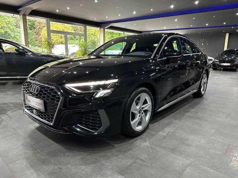 Mythosschwarz Gebraucht 2022 Audi A3 S-Line Limousine | 27.490 € (Fairer Preis) - Bild 1/4
