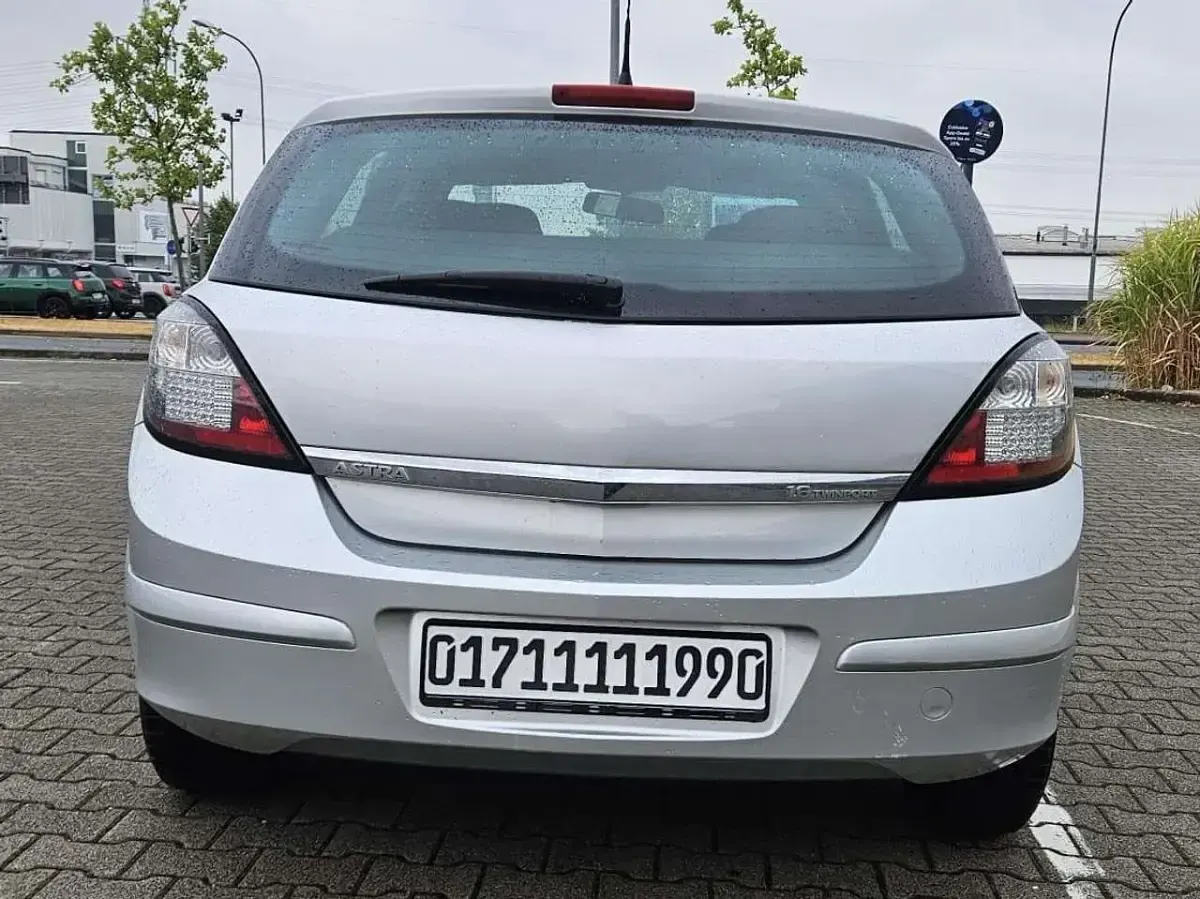 Gebraucht Opel Astra Edition 105 PS (77 kW) 2006 Starsilber iii m2 Kleinwagen