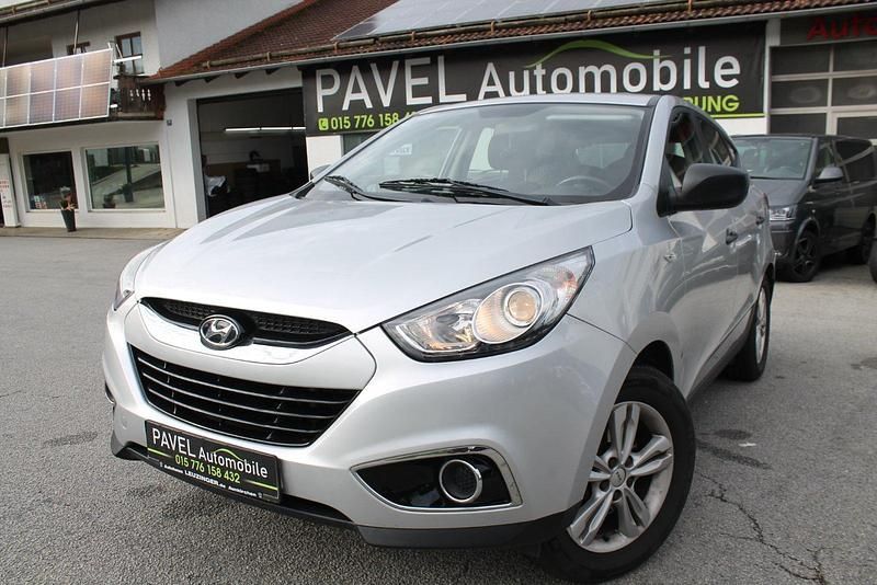 Grau Gebraucht 2012 Hyundai Tucson SUV | 7.999 € - Bild 1/4
