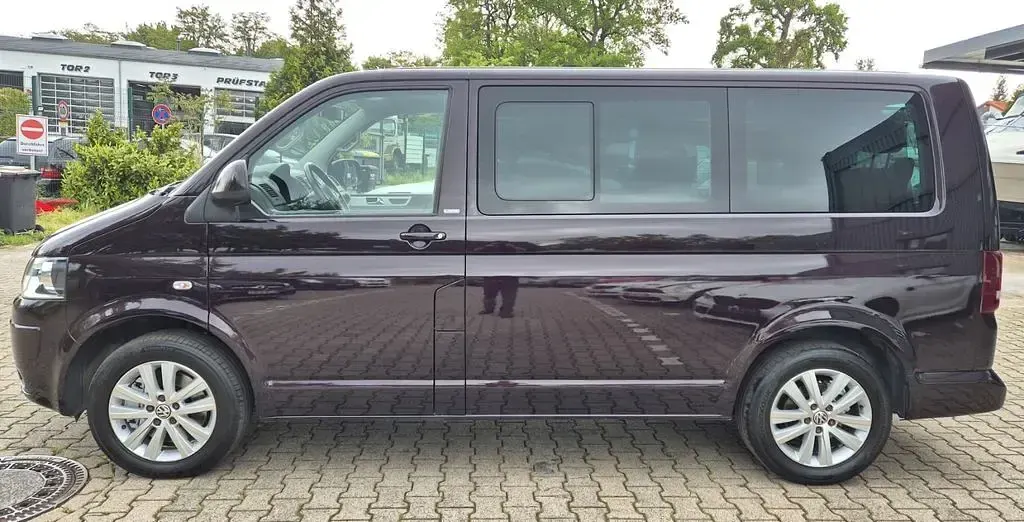 Gebraucht VW Multivan 179 PS (131 kW) 2013 Black berry Van / Kleinbus