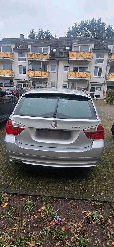Gebraucht BMW 320 150 PS (110 kW) 2007 Silber Kombi