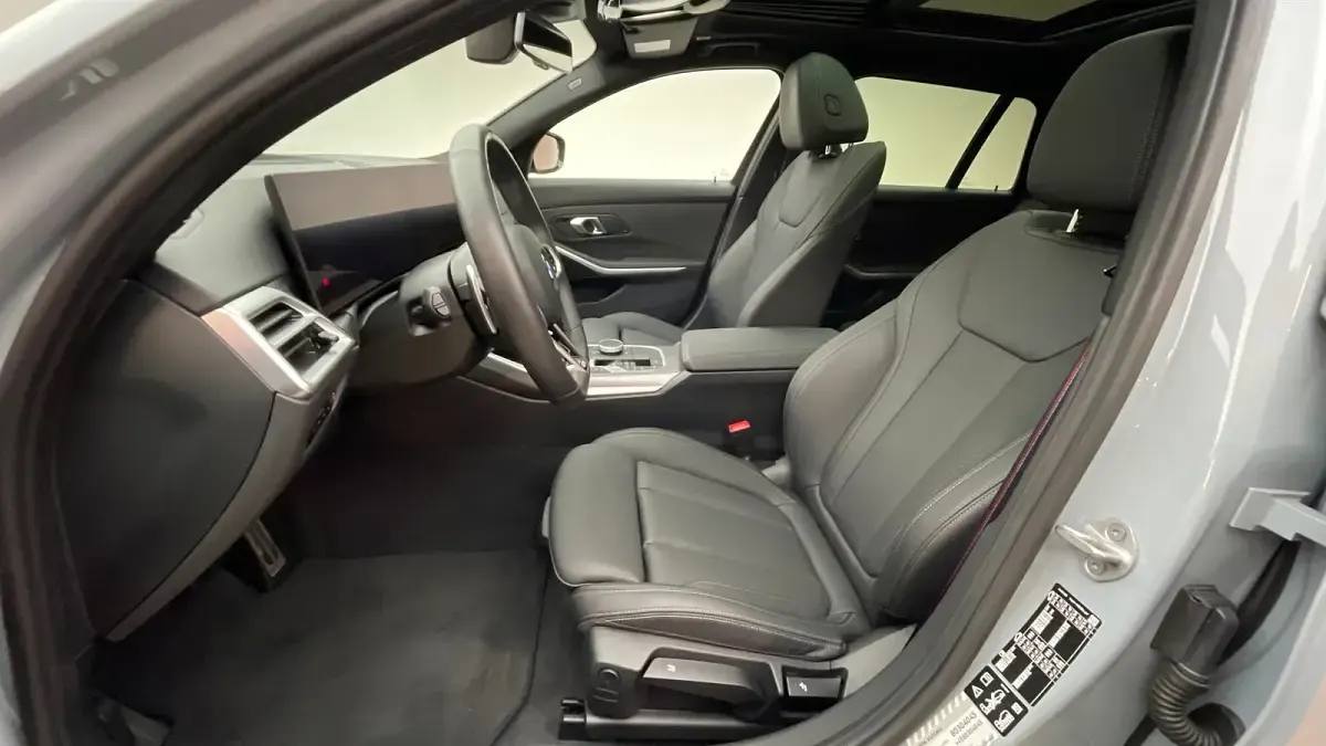 Gebraucht BMW 330 Comfort Edition 245 PS (180 kW) 2025 M brooklyn grau metallic Kombi