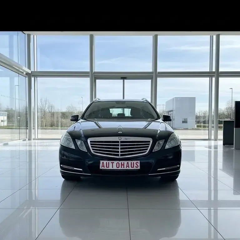 Gebraucht Mercedes E220 Elegance 170 PS (125 kW) 2011 Schwarz Limousine