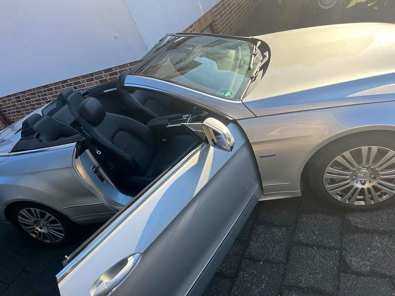 Gebraucht Mercedes E200 Elegance 184 PS (135 kW) 2012 Silber Cabrio