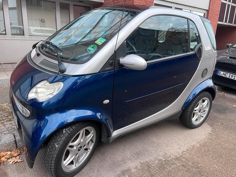 Blau Gebraucht 2002 Smart ForTwo Coupé Passion Kleinwagen | 1.950 € - Bild 1/4