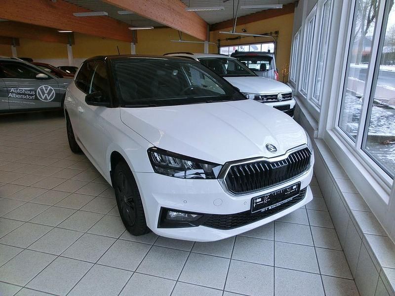 Neu Skoda Fabia Dynamic 116 PS (85 kW) 2025 Weiß Limousine