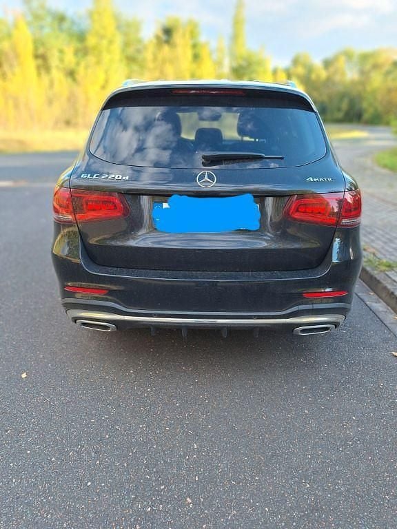 Gebraucht Mercedes GLC220 AMG line 194 PS (142 kW) 2022 Schwarz SUV