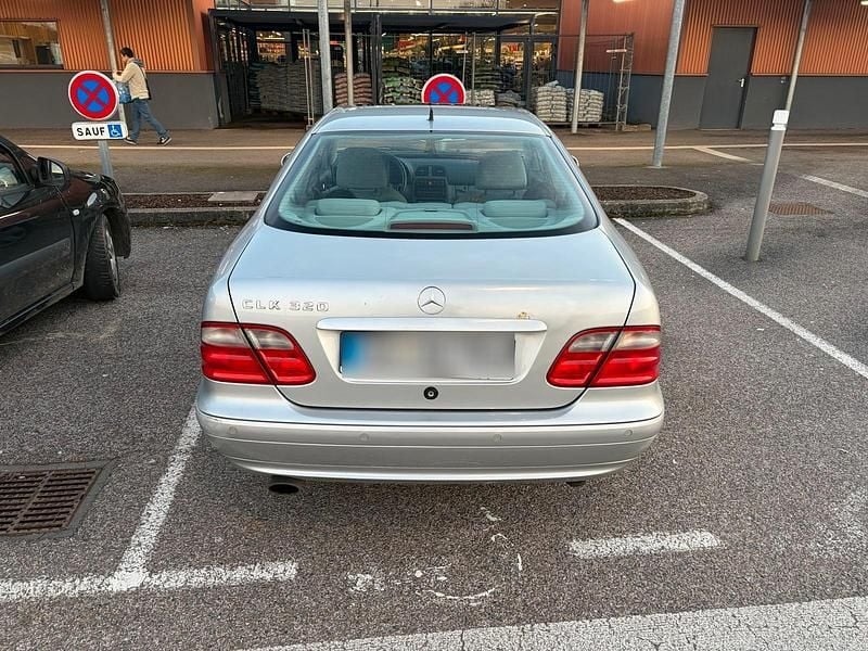 Gebraucht Mercedes CLK320 218 PS (160 kW) 2001 Silber Coupé
