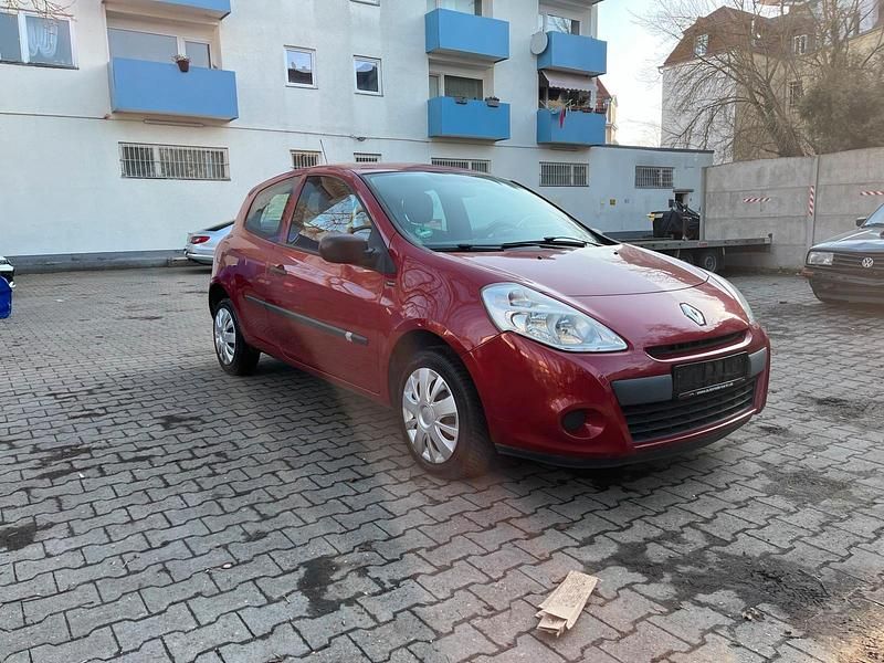 Gebraucht Renault Clio II 75 PS (55 kW) 2011 Rot Kleinwagen