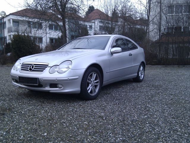 Gebraucht Mercedes C200 163 PS (119 kW) 2001 Silber metallic Coupé
