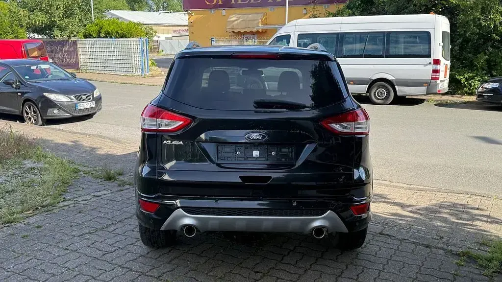 Gebraucht Ford Kuga Individual 179 PS (131 kW) 2015 Schwarz SUV
