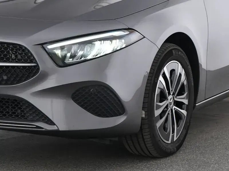 Gebraucht Mercedes A250 Progressive 218 PS (160 kW) 2025 Grau Limousine