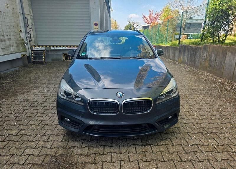 Gebraucht BMW 218 150 PS (110 kW) 2015 Grau Van / Kleinbus