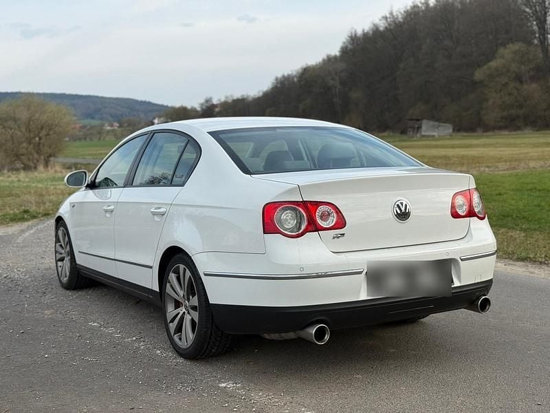 Gebraucht VW Passat R 250 PS (183 kW) 2008 Weiß Limousine