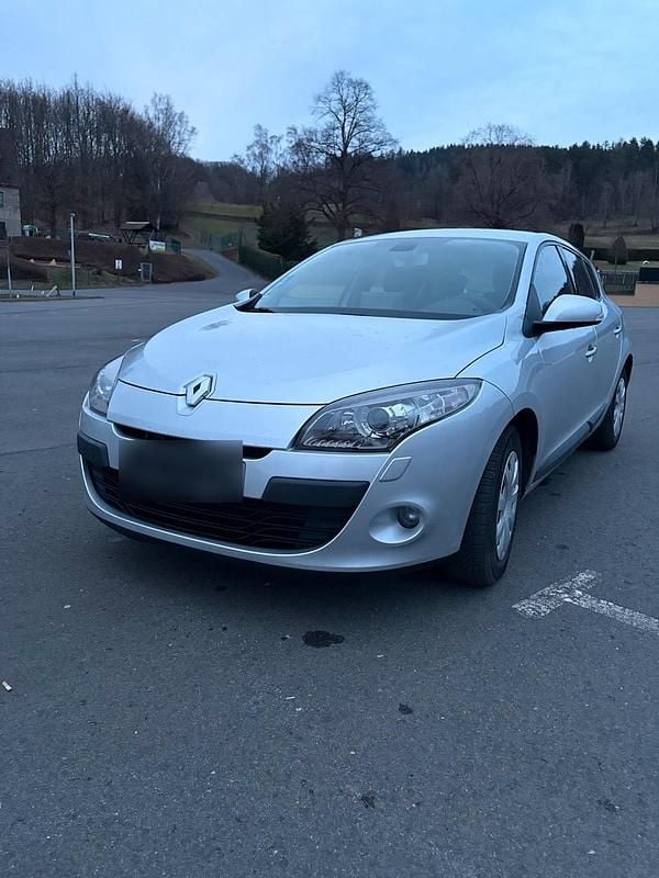 Gebraucht Renault Mégane III 110 PS (80 kW) 2009 Silber Kombi