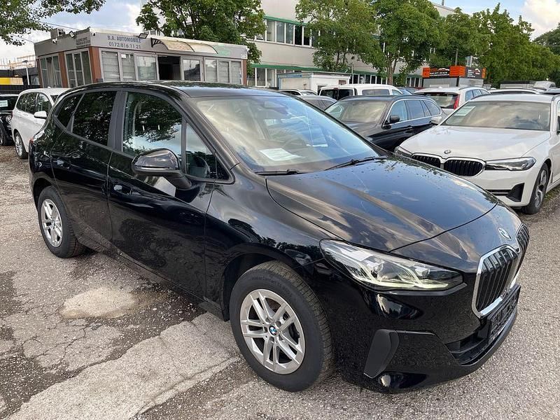 Gebraucht BMW 218 Active Tourer Luxury Line 150 PS (110 kW) 2022 Schwarz Van / Kleinbus