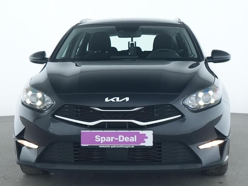 Używany Kia Ceed Vision 160 KM (117 kW) 2023 Czarny Hatchback