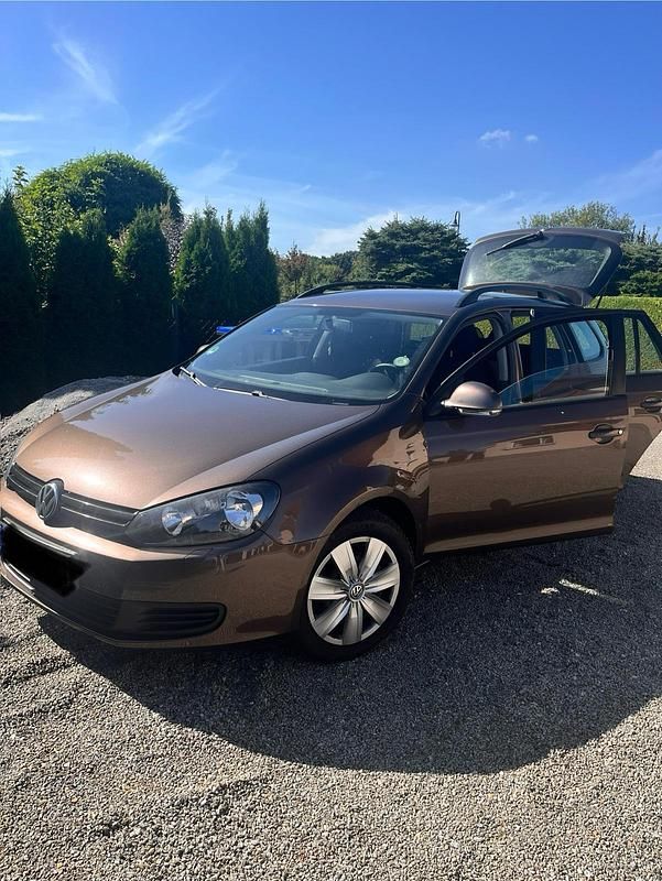 Braun Gebraucht 2011 VW Golf VI Kombi | 4.900 € (Teuer) - Bild 1/4