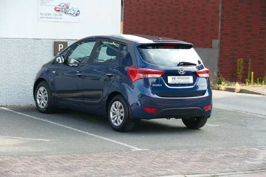 Gebraucht Hyundai ix20 Classic 90 PS (66 kW) 2016 Blau Kleinwagen