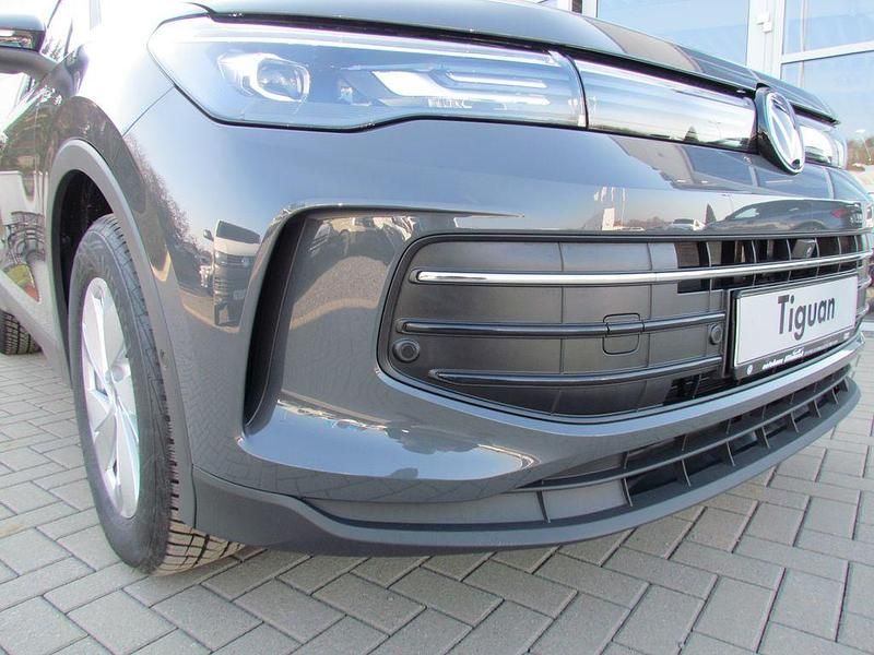 Neu VW Tiguan 131 PS (96 kW) 2026 Grau SUV