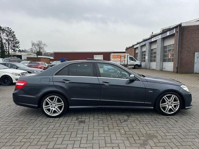 Gebraucht Mercedes E350 AMG 265 PS (194 kW) 2012 Grau Limousine