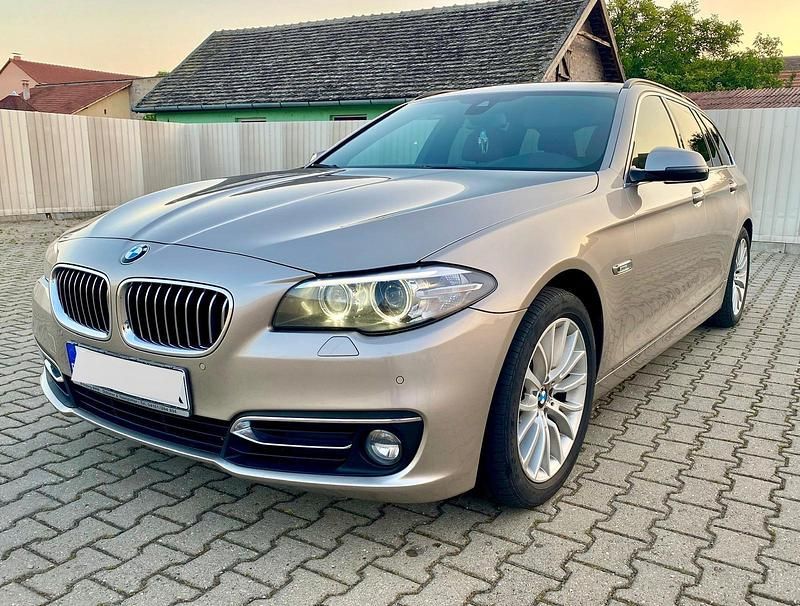 Silber Gebraucht 2014 BMW 520 Luxury Line Kombi | 10.700 € (Teuer) - Bild 1/4
