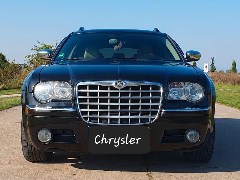Schwarz Gebraucht 2005 Chrysler 300C Touring Kombi | 12.950 € (Teuer) - Bild 1/4