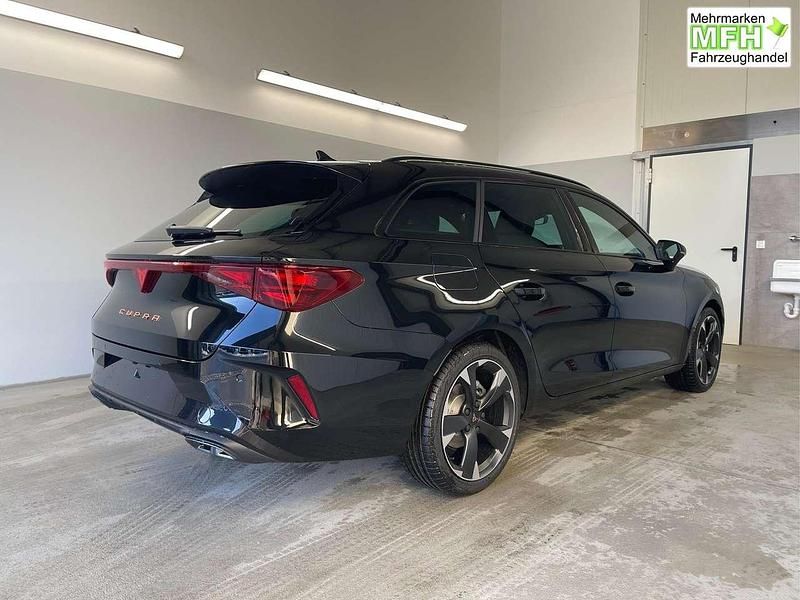 Neu Cupra Leon 150 PS (110 kW) 2025 [0e0e] midnight schwa... Limousine
