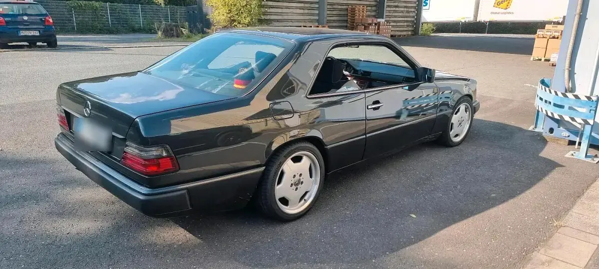 Gebraucht Mercedes E300 180 PS (132 kW) 1991 Schwarz Coupé