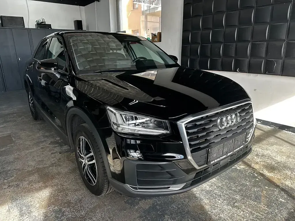 Gebraucht Audi Q2 Basis 116 PS (85 kW) 2017 Schwarz SUV