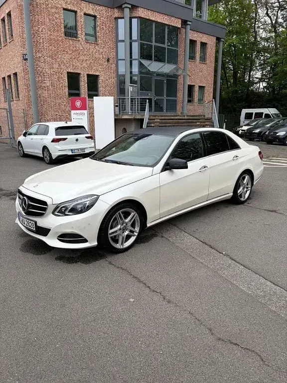 Gebraucht Mercedes E350 Avantgarde 252 PS (185 kW) 2014 Weiß Limousine