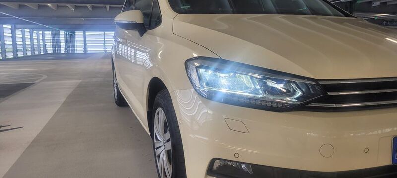 Gebraucht 2020 VW Touran Comfortline Van / Kleinbus | 7.900 € - Bild 1/4