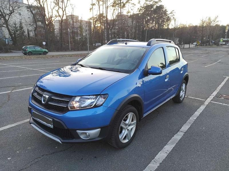 Gebraucht Dacia Sandero Stepway 90 PS (66 kW) 2016 Blau Limousine