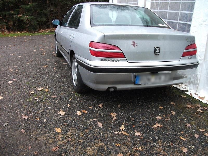 Silber Gebraucht 2002 Peugeot 406 Limousine | 1.700 € - Bild 1/4