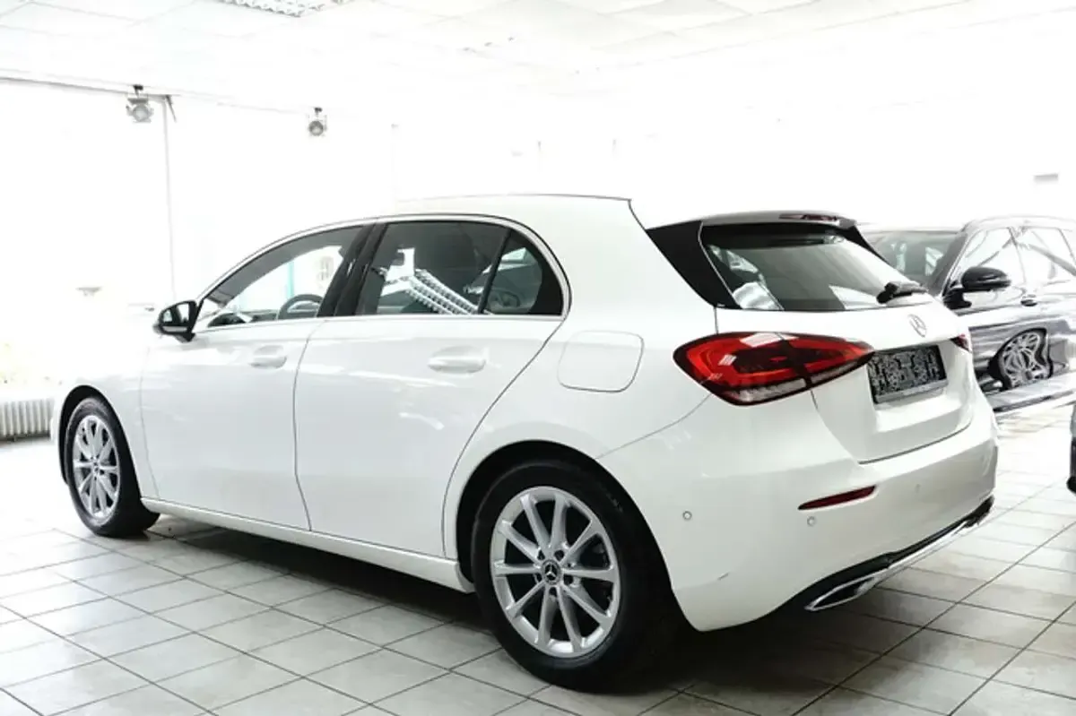 Gebraucht Mercedes A220 190 PS (139 kW) 2021 Weiß Limousine